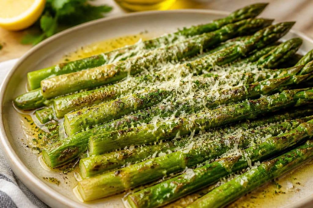 Asperges à la poêle : recette au beurre citron