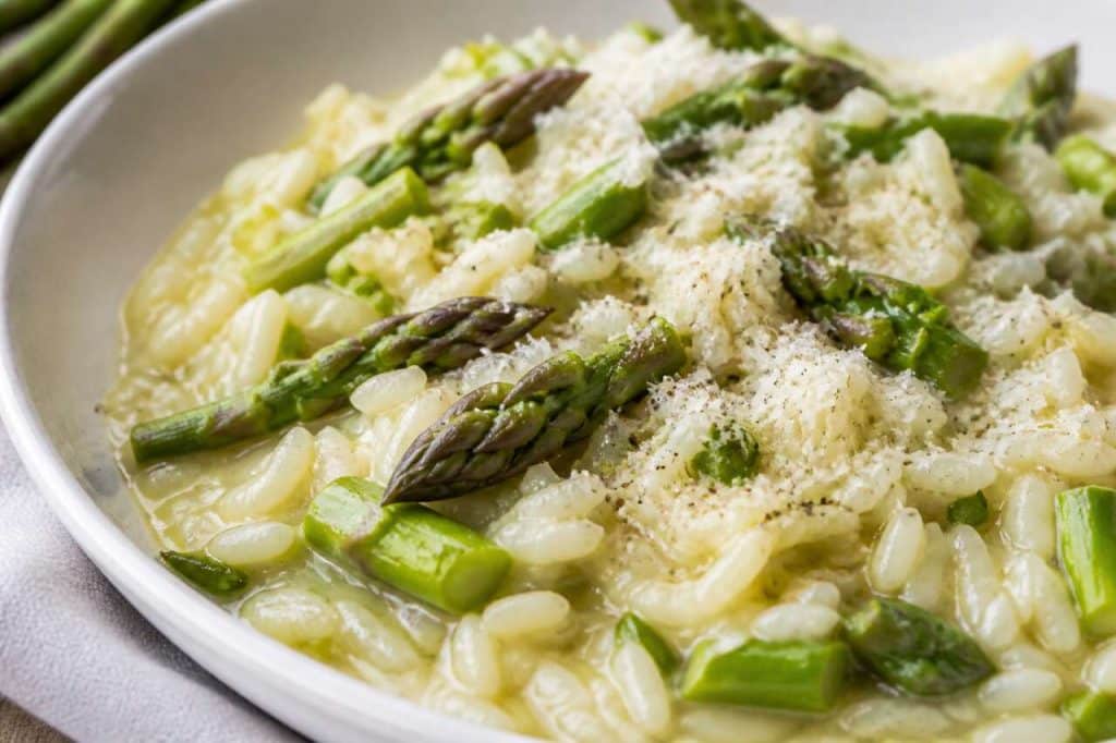Risotto aux asperges au Thermomix : recette facile et savoureuse