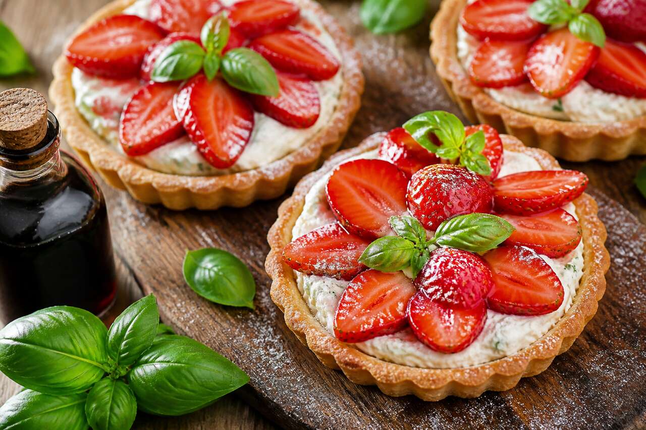 Recette de tartelettes fraises basilic : un dessert frais et gourmand