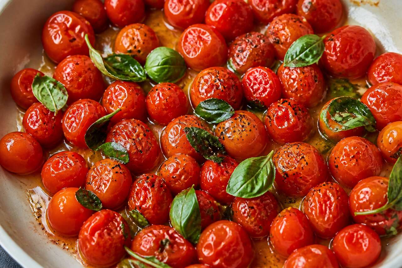 Tomates cerises sautées au basilic : recette facile et savoureuse