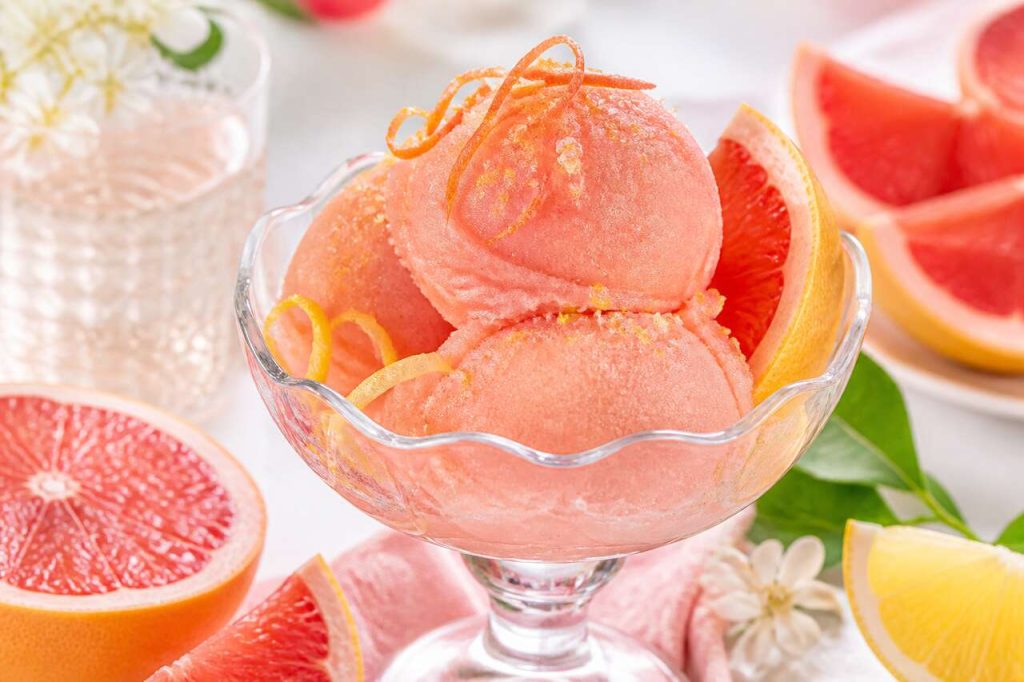 Sorbet au pamplemousse rose : recette rafraîchissante